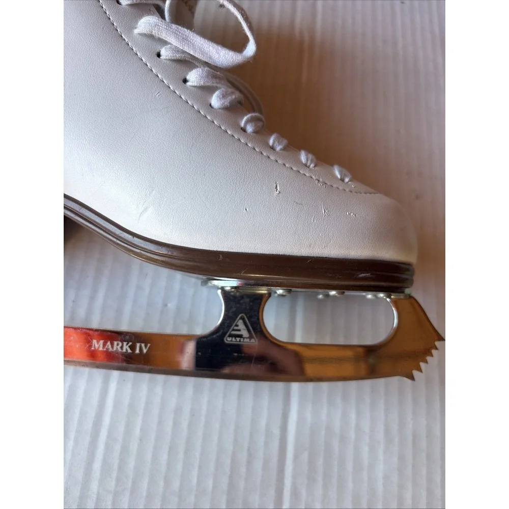 Jackson Artiste Women's Ice Skates, Mark IV Blades, Size 7B